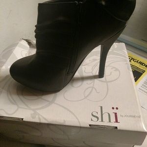SHI by journee heels